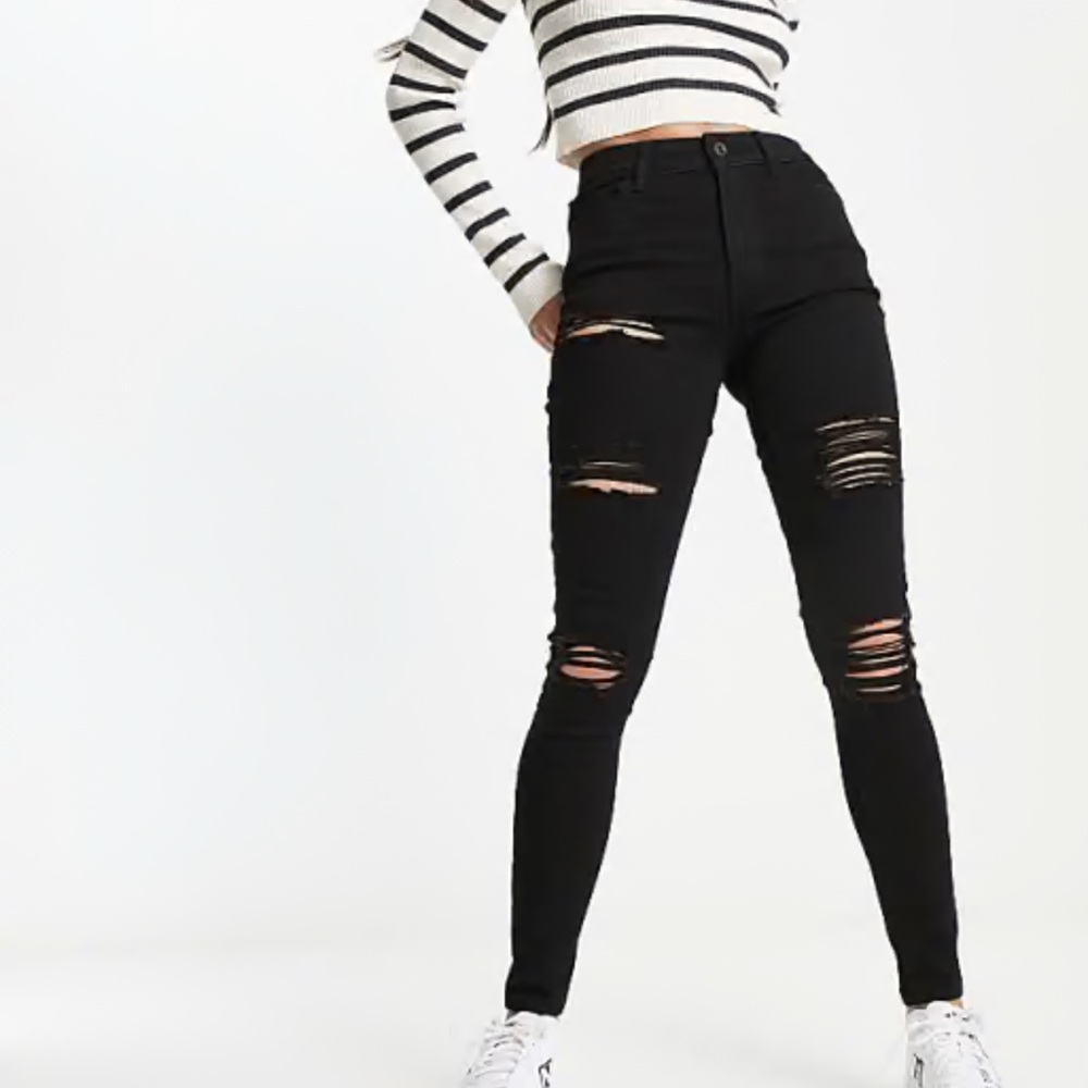 BRAND NEW new look Black Ripped Skinny Jeans